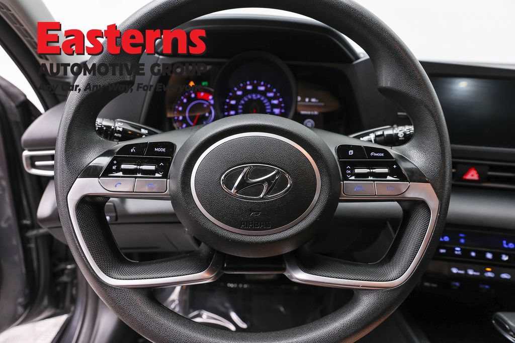 Used 2021 Hyundai Elantra SEL FWD image 10