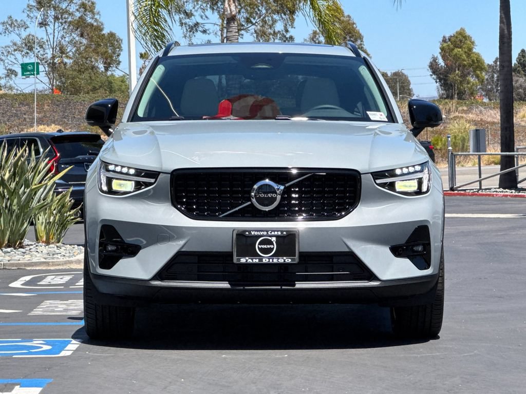 New 2026 Volvo XC40 B5 Plus w/ Protection Package Premier AWD/4WD image 8