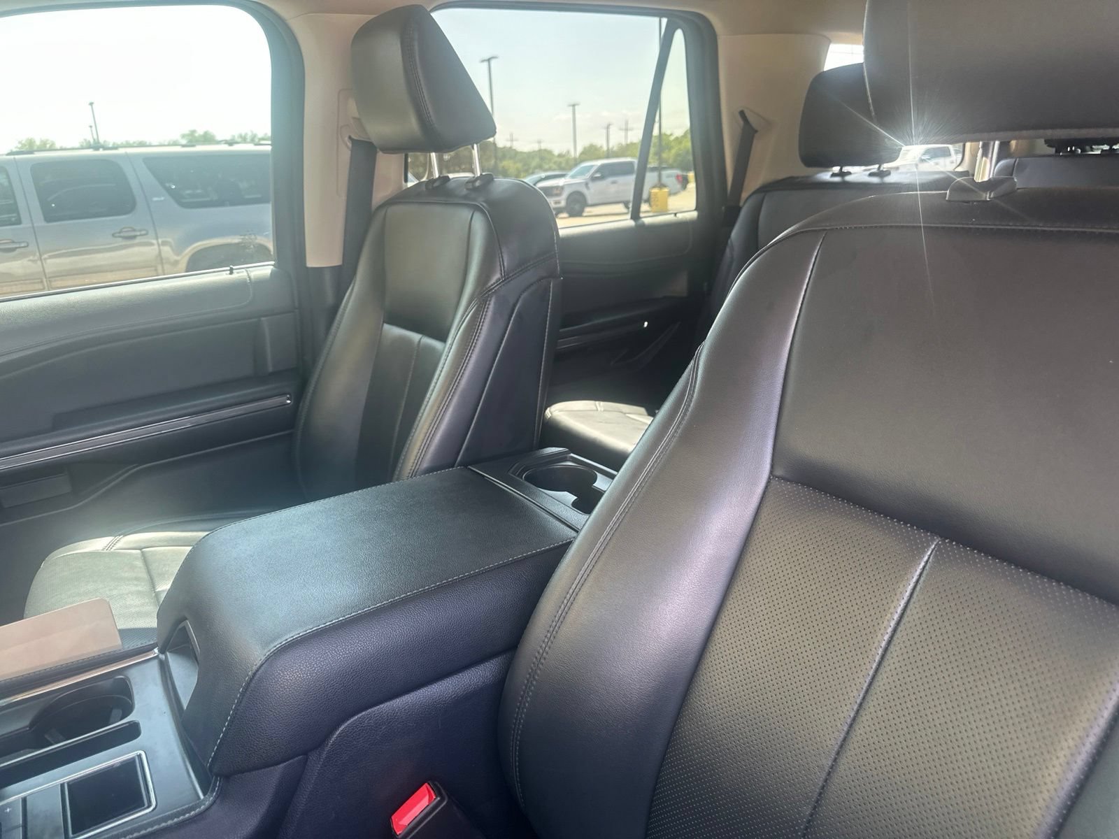 Used 2023 Ford Expedition XLT RWD image 9