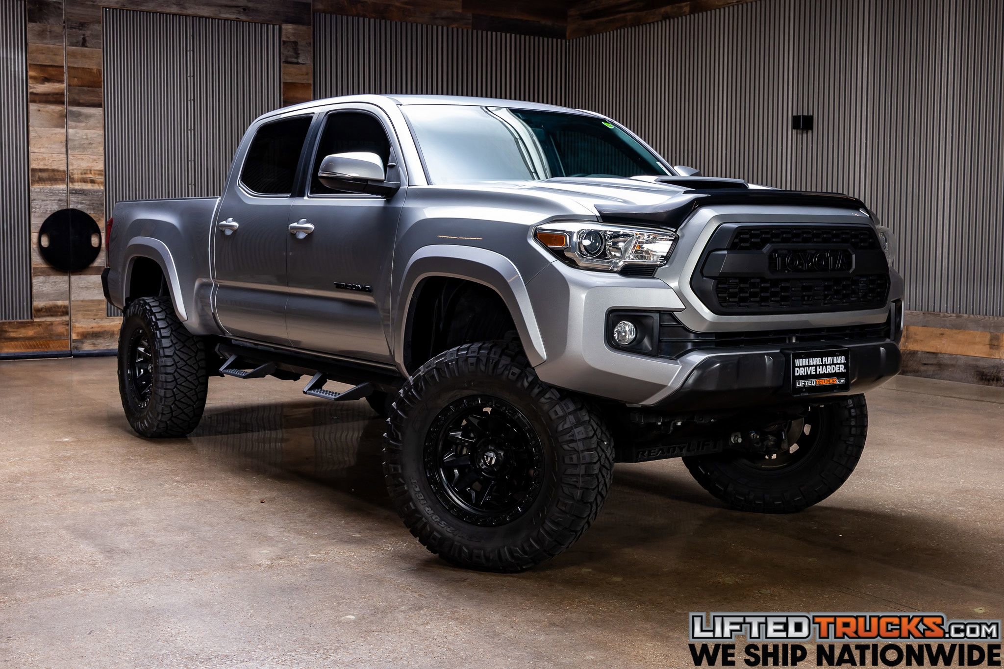 Used 2016 Toyota Tacoma TRD Sport image 1