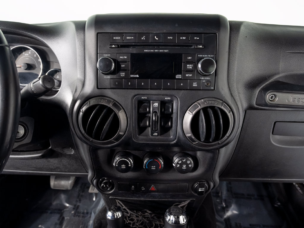 Used 2018 Jeep Wrangler Unlimited Sport S AWD/4WD image 17
