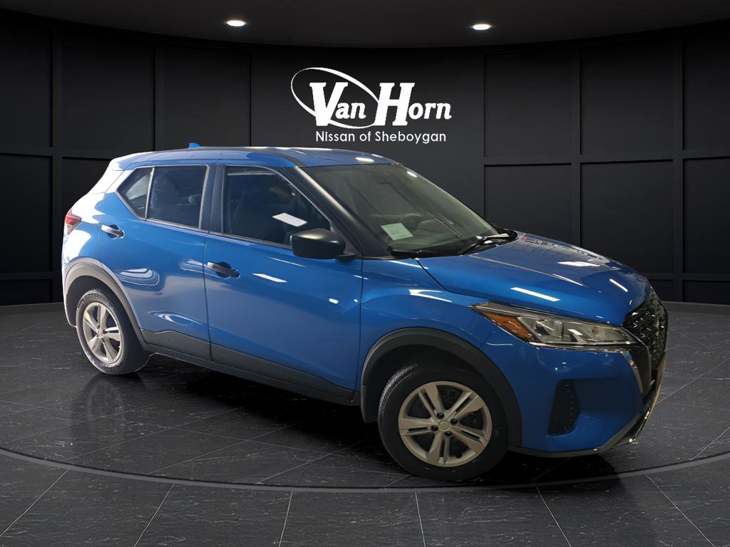 New 2025 Nissan Kicks Play S image 1