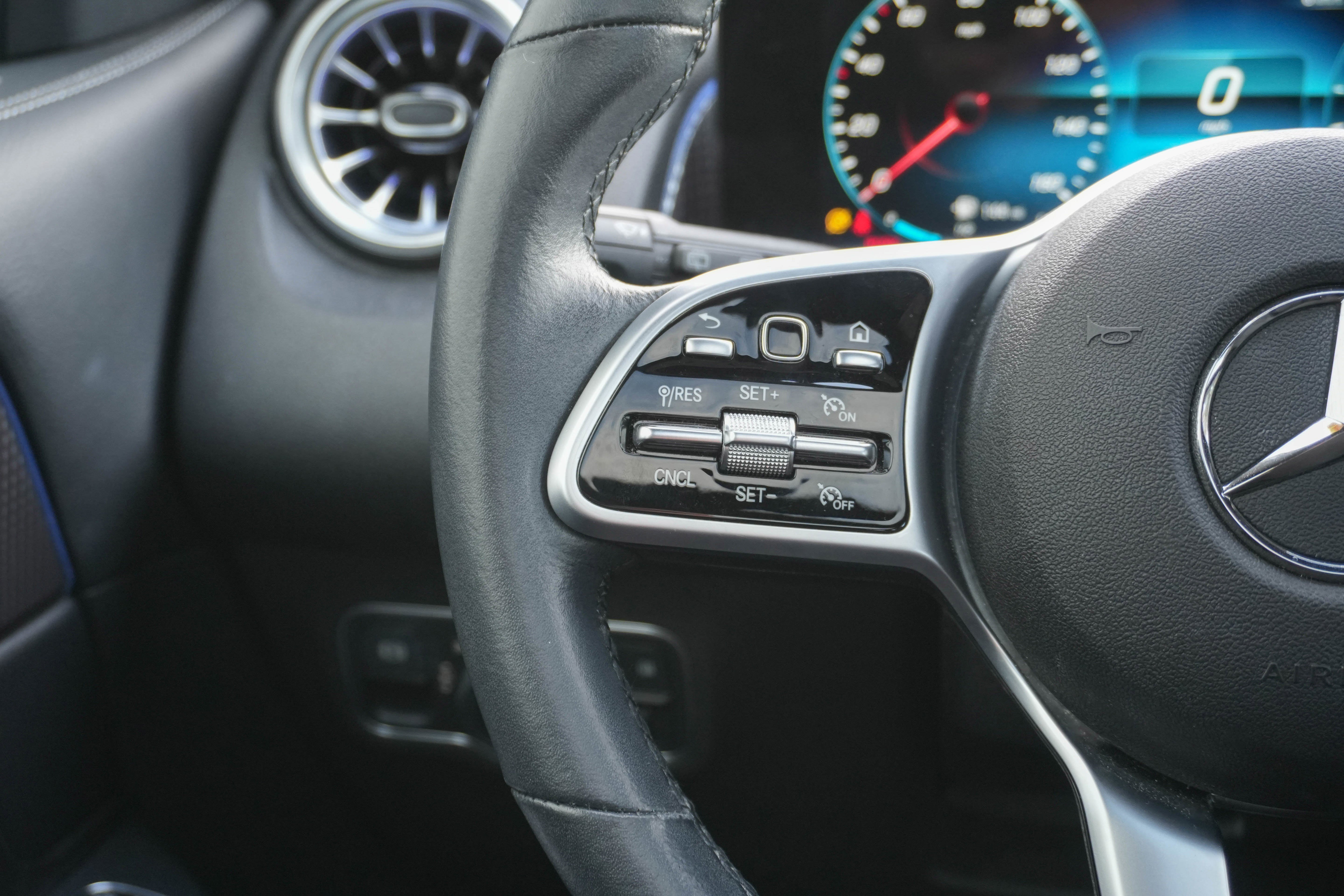 Used 2022 Mercedes-Benz GLB 250 4MATIC image 19