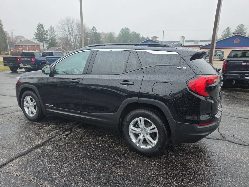 Used 2018 GMC Terrain SLE w/ Driver Convenience Package FWD image 4