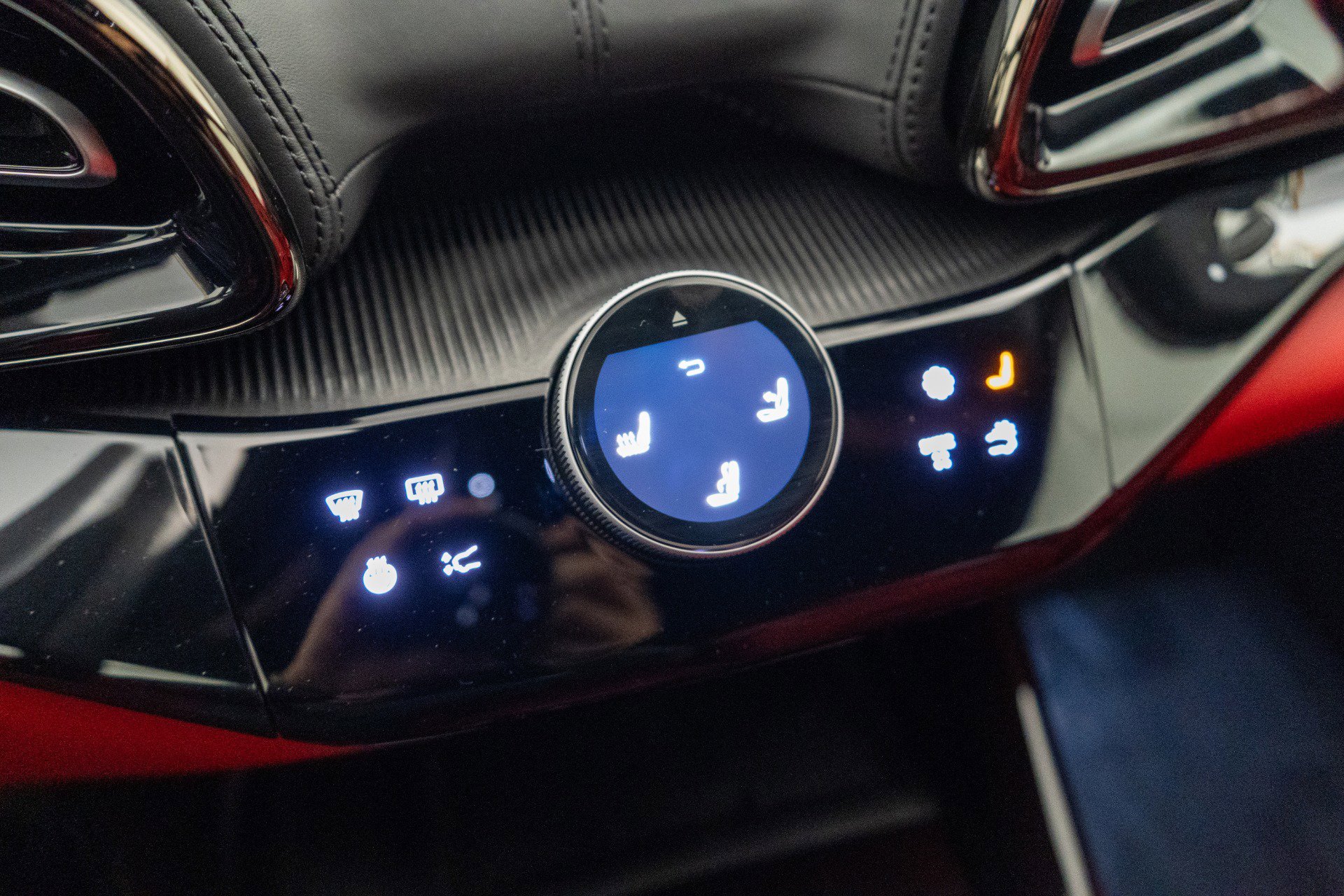 Used 2025 Ferrari Purosangue image 29