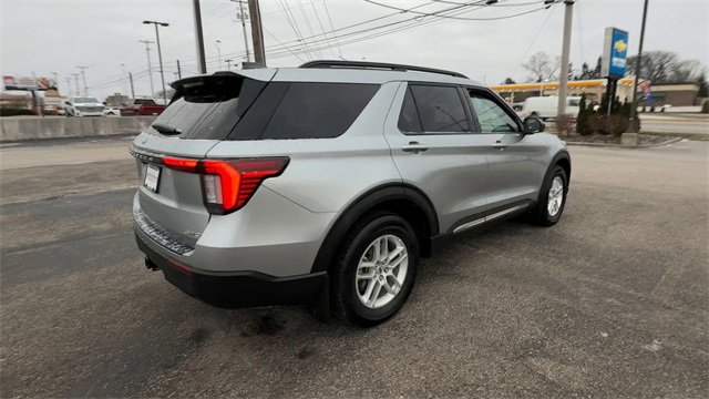 Used 2025 Ford Explorer Active image 8