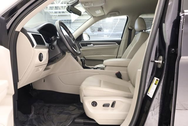Used 2022 Volkswagen Atlas SE w/ Black Wheel Package image 12