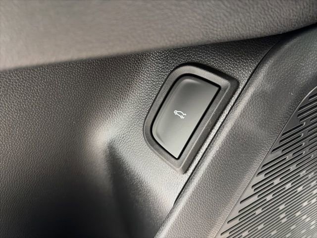 New 2026 Chevrolet Equinox LT w/ Convenience Package II FWD image 10