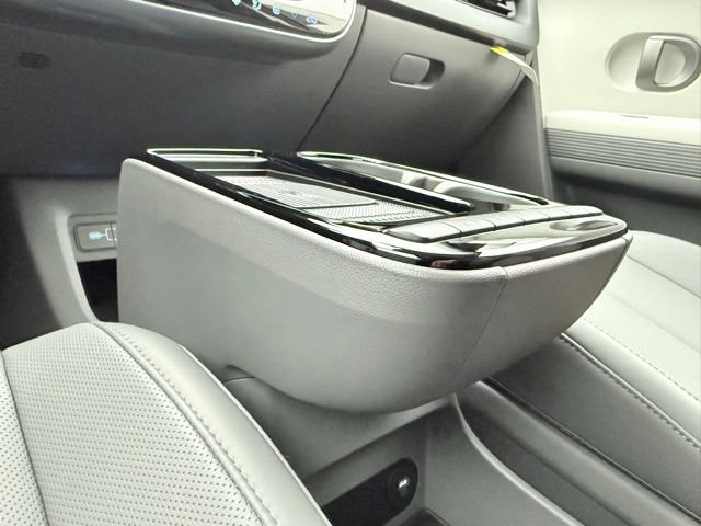 Used 2025 Hyundai Ioniq 5 SEL image 25