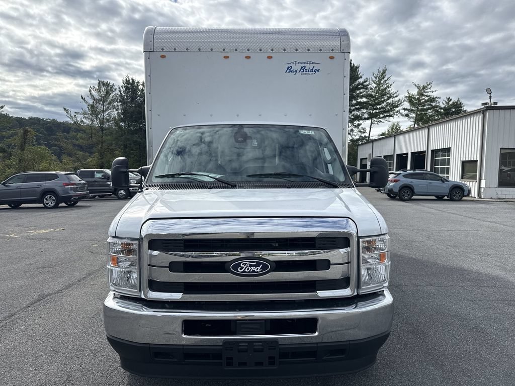 New 2026 Ford E-450 and Econoline 450 Super Duty w/ Power Equipment Group RWD image 2