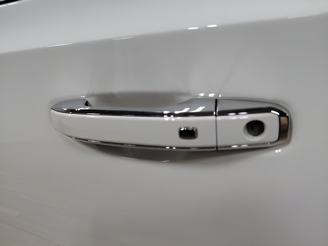 Certified 2023 GMC Yukon Denali AWD/4WD image 16