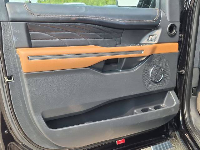 Certified 2023 Ford Expedition Platinum AWD/4WD image 12