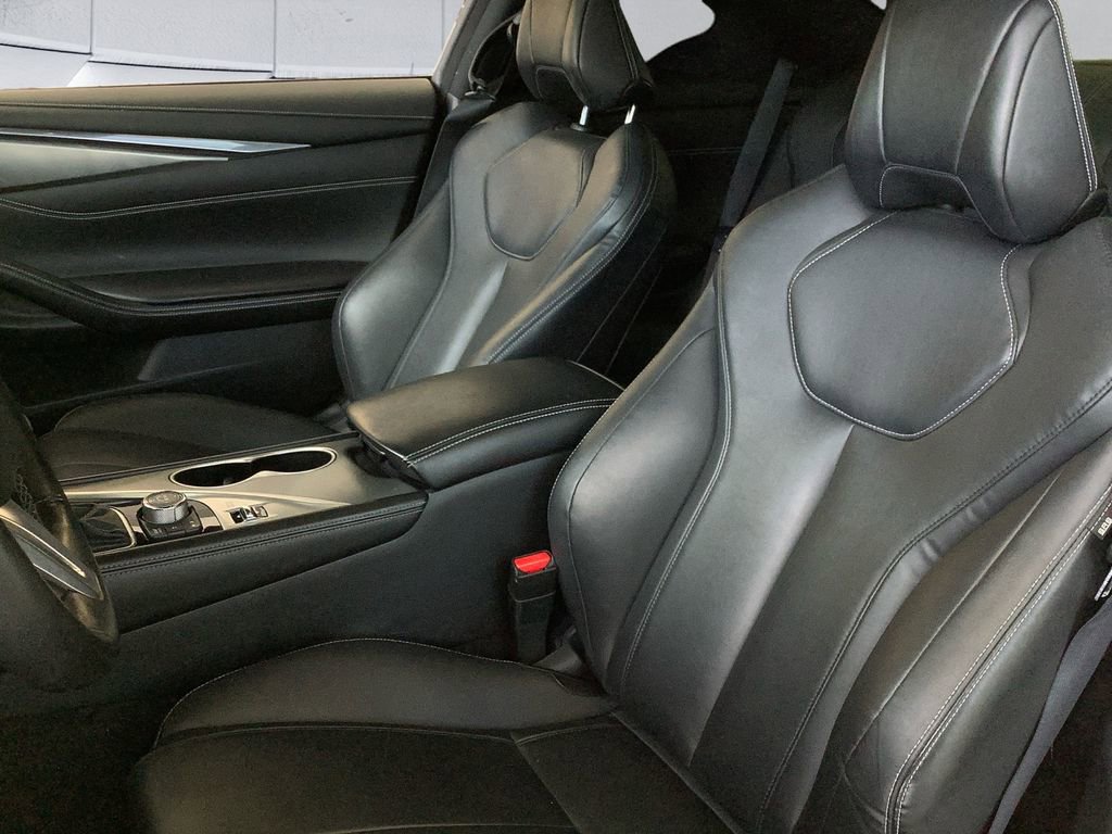 Used 2019 INFINITI Q60 3.0t Luxe w/ Essential Package AWD/4WD image 8