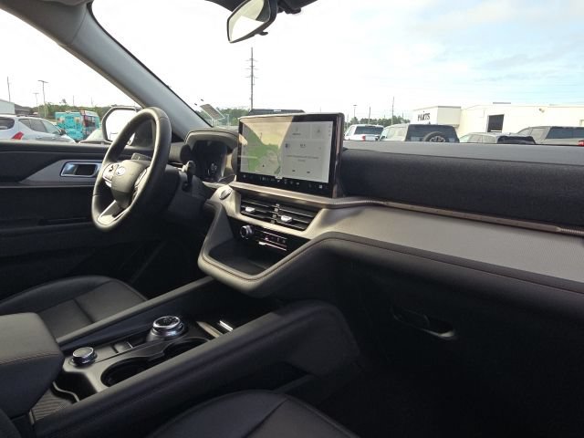 Used 2025 Ford Explorer Active w/ Active Comfort Package RWD image 23