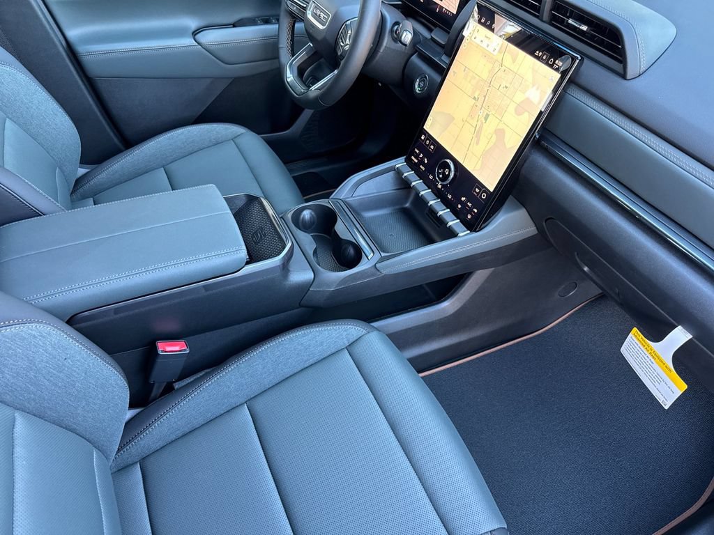New 2027 GMC Terrain AT4 w/ LPO, Black Badging Package AWD/4WD image 15
