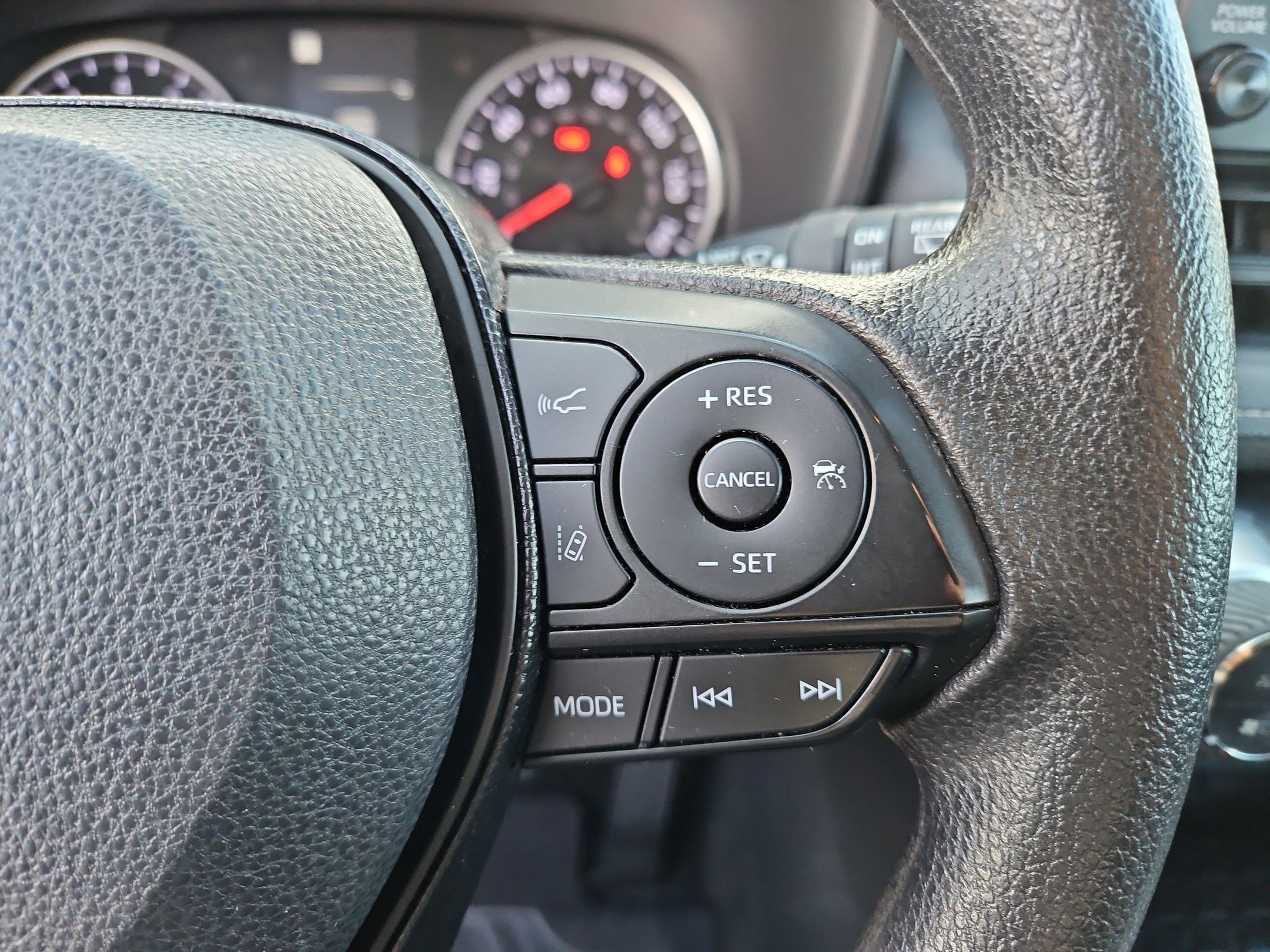 Used 2020 Toyota RAV4 XLE image 20