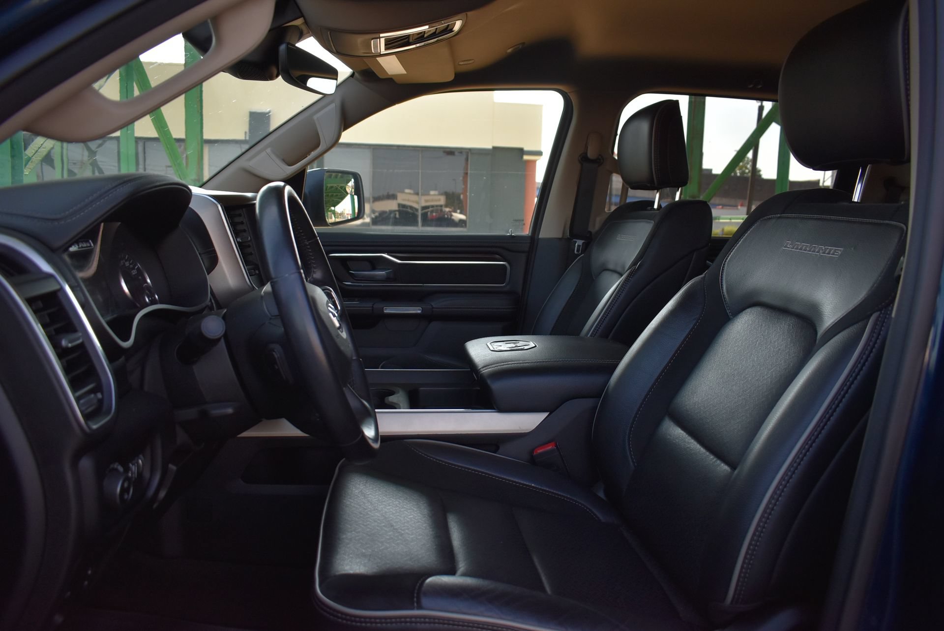 Used 2021 RAM 1500 Laramie AWD/4WD image 15
