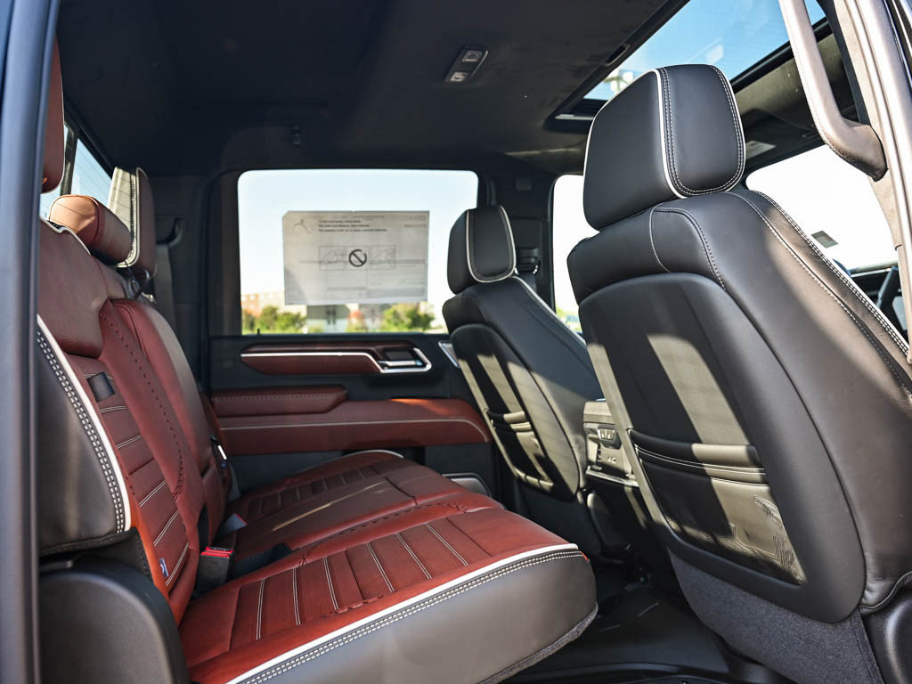 New 2026 GMC Sierra 3500 Denali Ultimate w/ LPO, Black Badging Package image 10