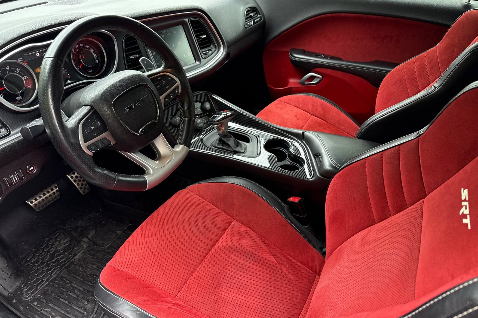 Used 2015 Dodge Challenger SRT w/ Technology Group RWD image 10