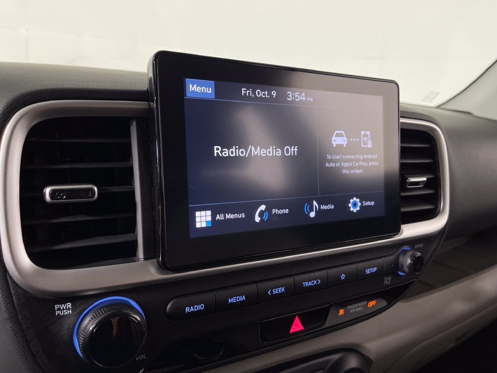 Certified 2025 Hyundai Venue SEL FWD image 23