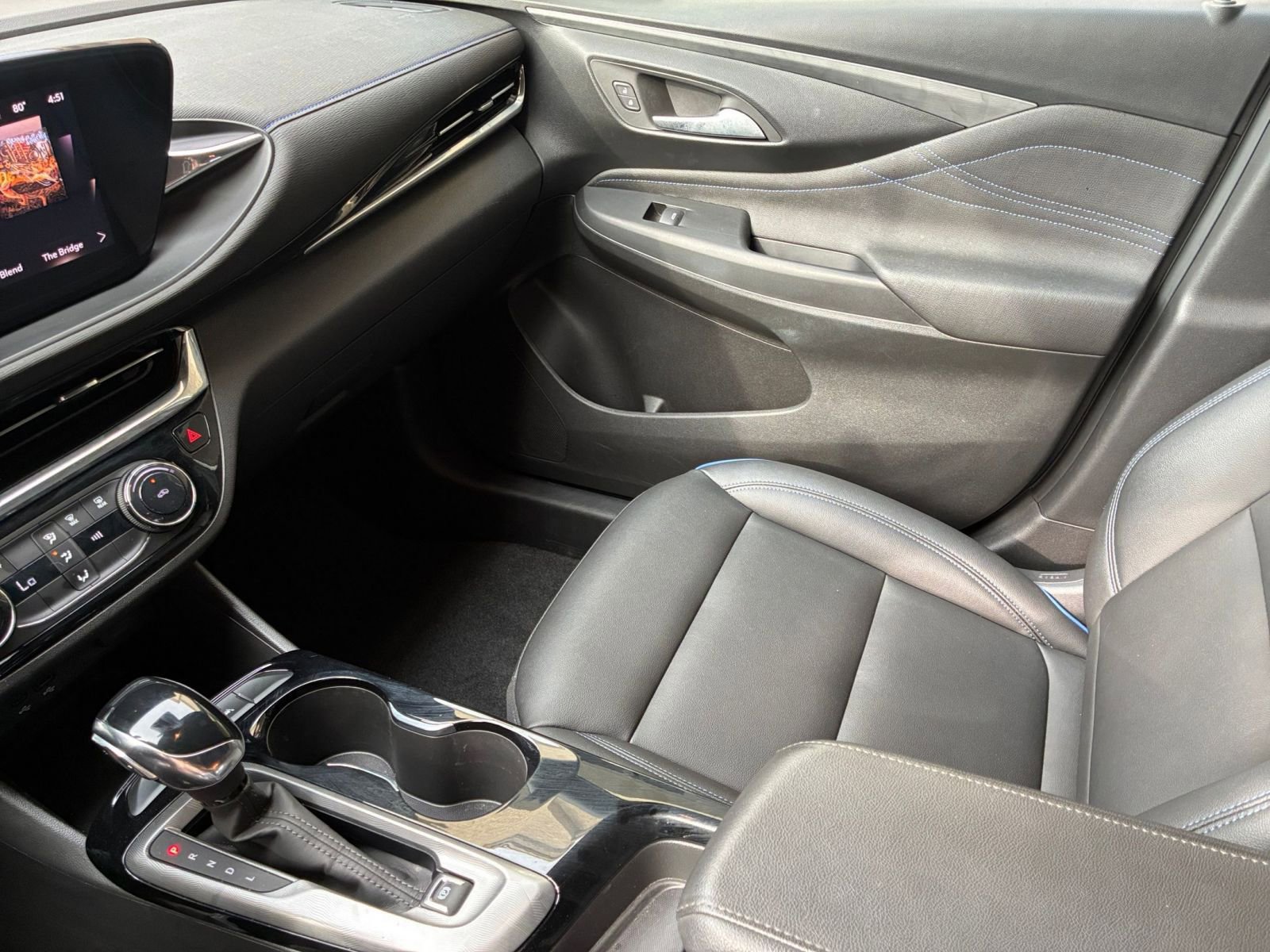 Used 2025 Buick Envista Sport Touring image 35