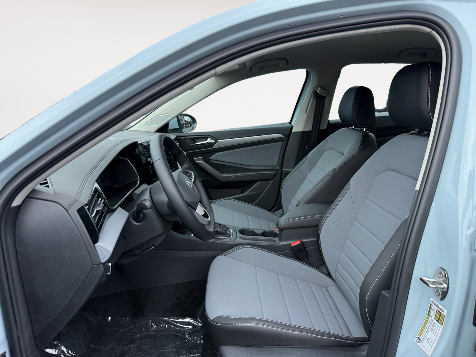 New 2025 Volkswagen Jetta SE image 10