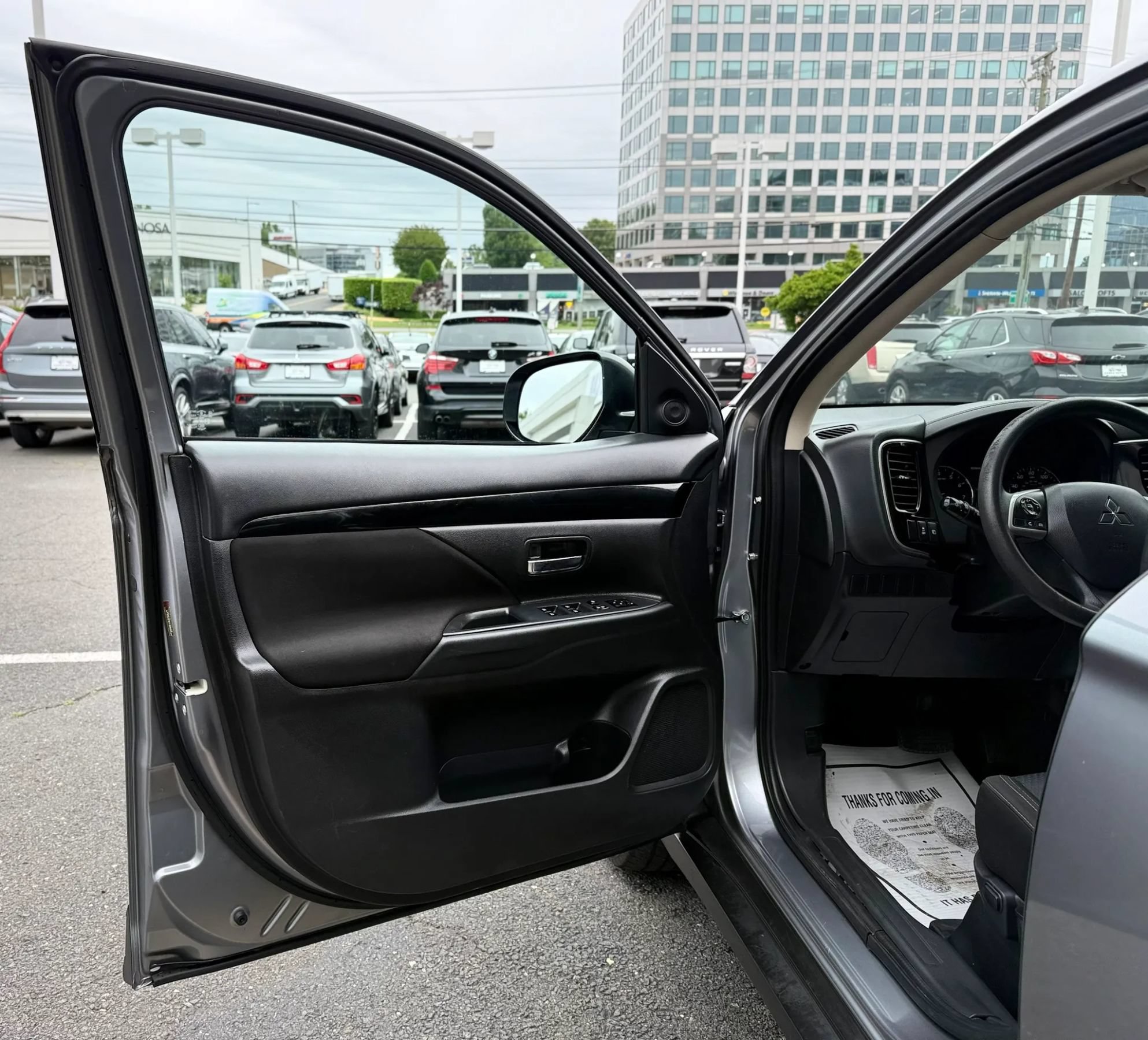 Used 2020 Mitsubishi Outlander ES AWD/4WD image 9