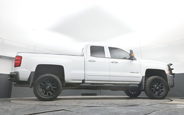 Used 2017 Chevrolet Silverado 2500 LT AWD/4WD image 46