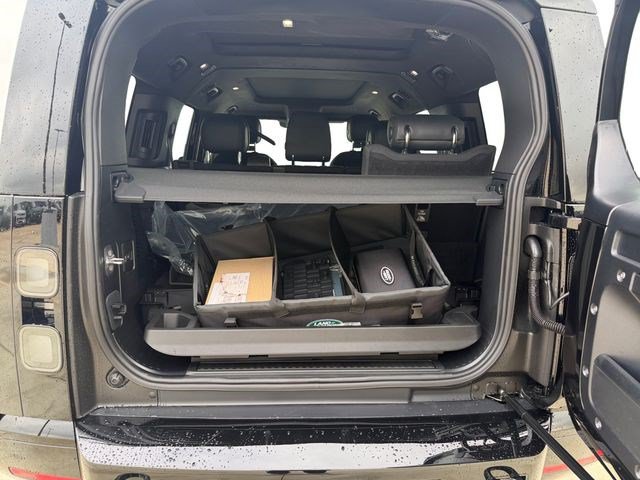 New 2026 Land Rover Defender 130 V8 AWD/4WD image 18