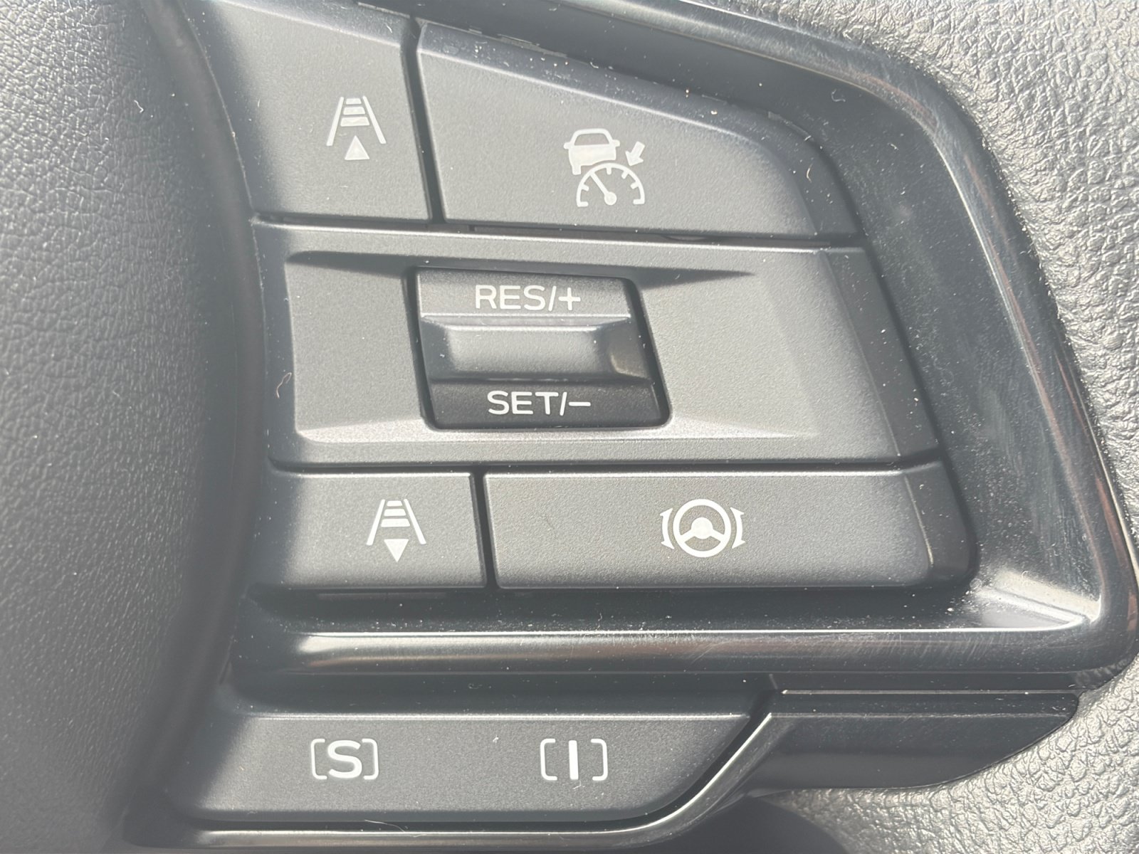 Used 2025 Subaru Crosstrek 2.5i Premium AWD/4WD image 18