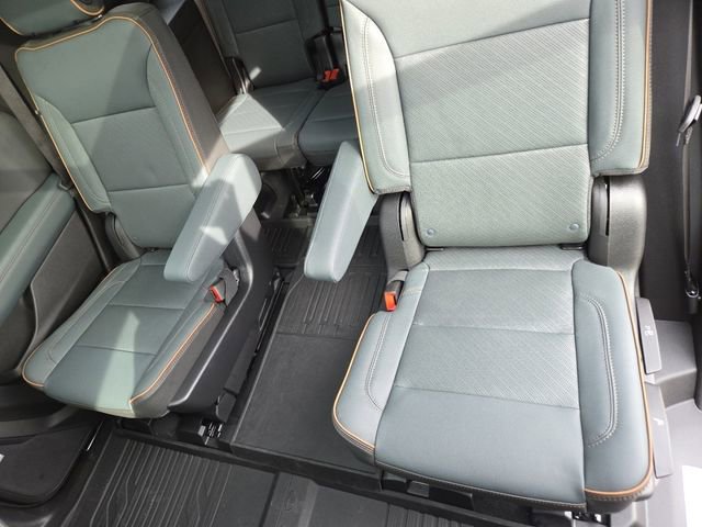 New 2026 GMC Yukon AT4 w/ AT4 Premium Package image 34