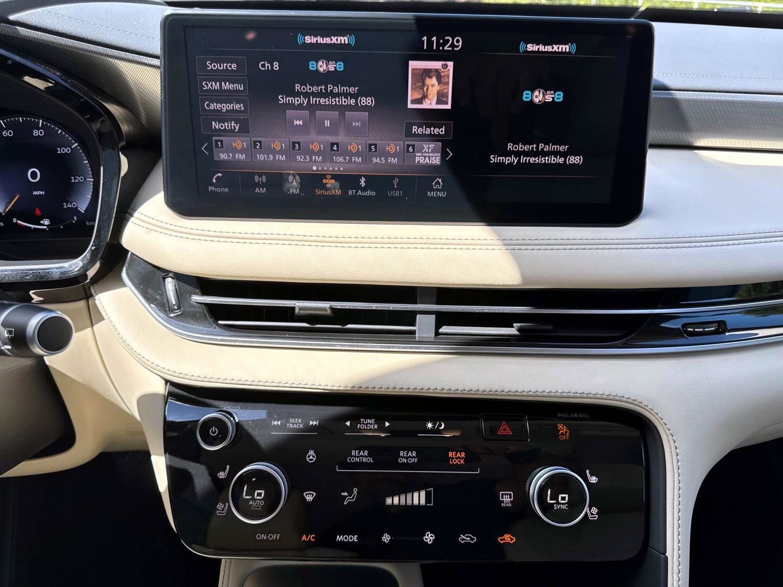 Certified 2025 INFINITI QX60 Luxe image 25