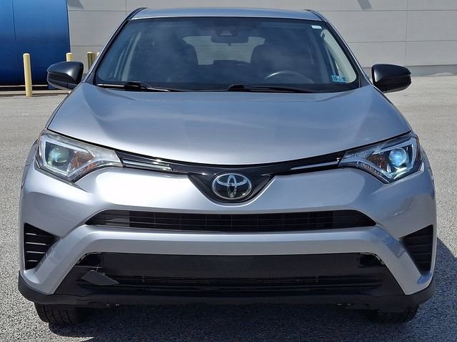 Used 2018 Toyota RAV4 LE image 5