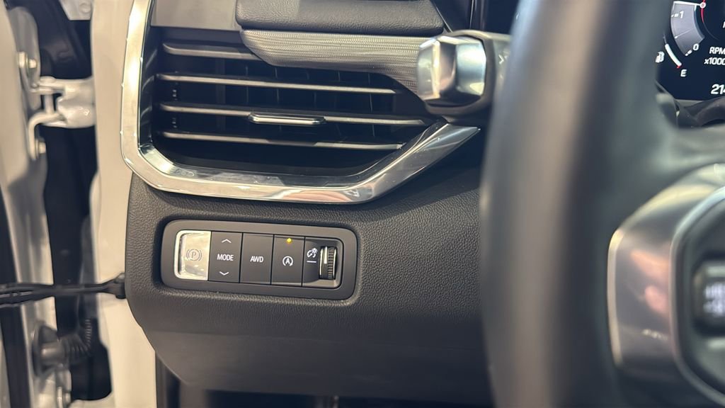 Used 2025 GMC Acadia Elevation w/ Elevation Premium Package image 33