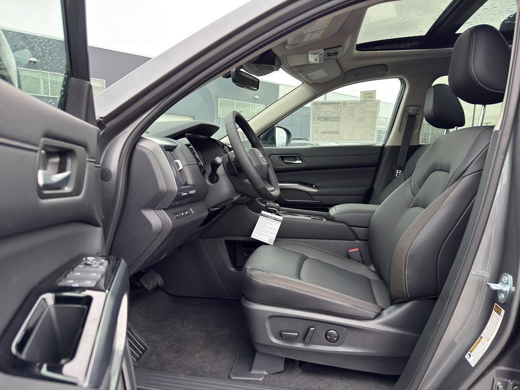 New 2026 Nissan Pathfinder SL image 11