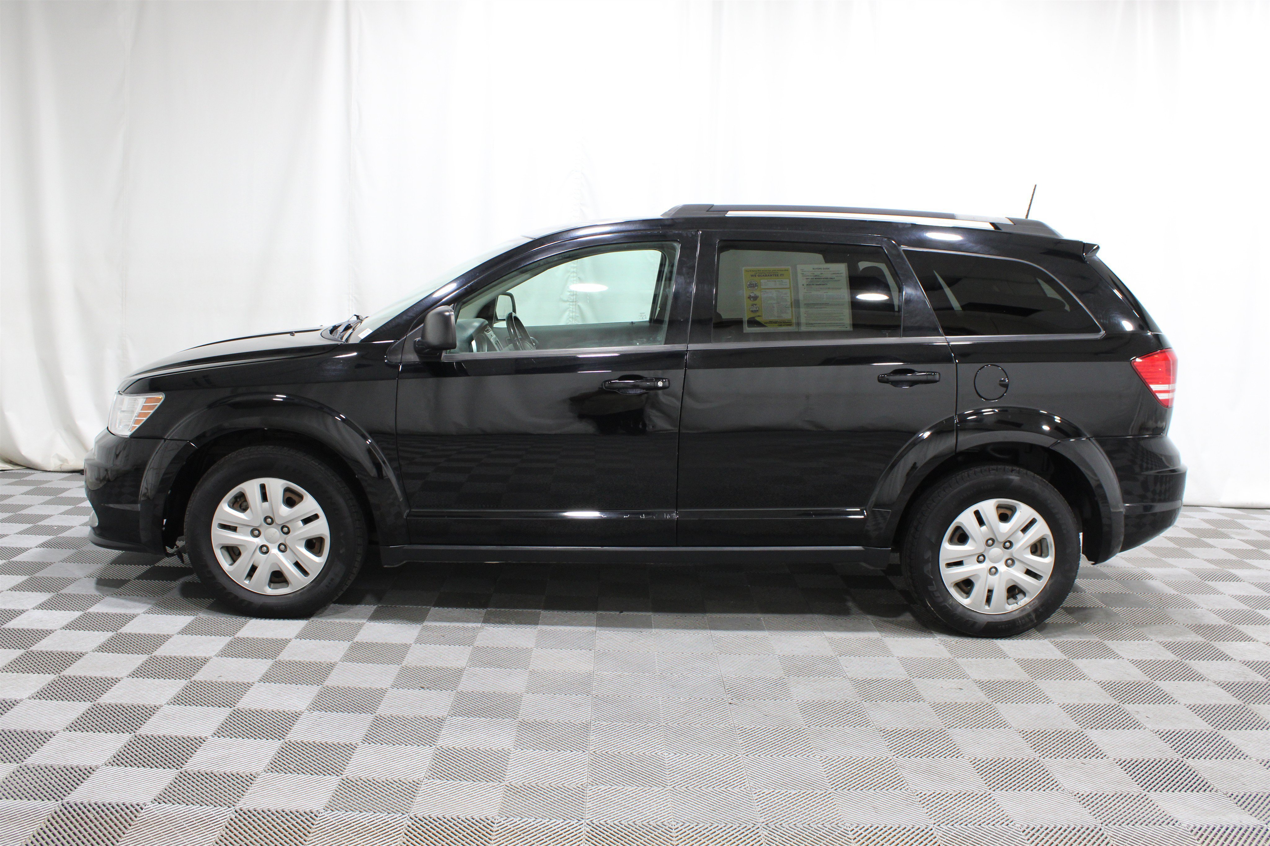 Used 2020 Dodge Journey SE w/ SE Popular Equipment Group FWD image 32