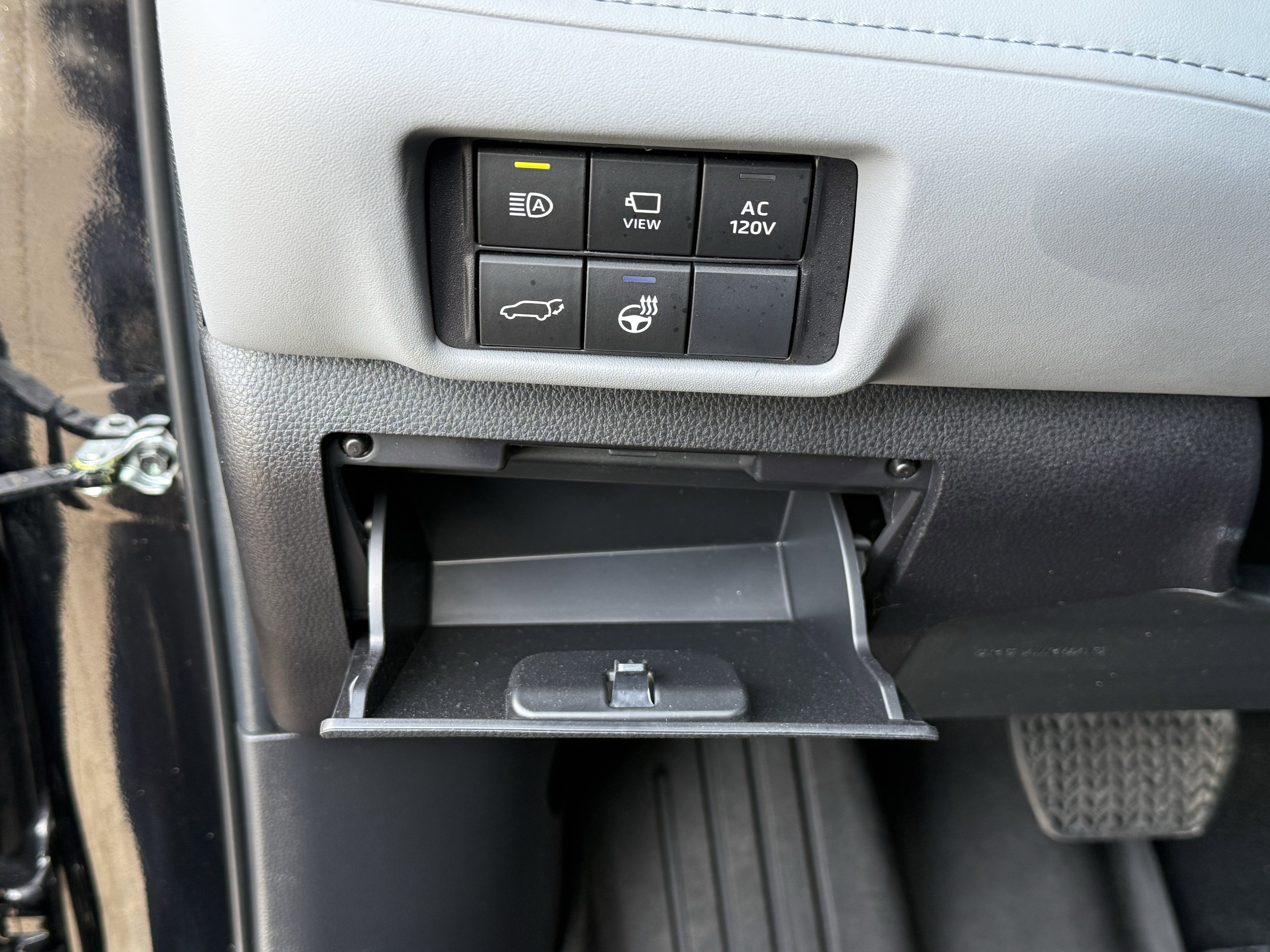 Used 2023 Toyota Highlander Limited image 25