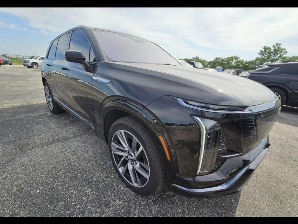 Used 2026 Cadillac Vistiq Sport w/ LPO, Floor Liner Package AWD/4WD image 7