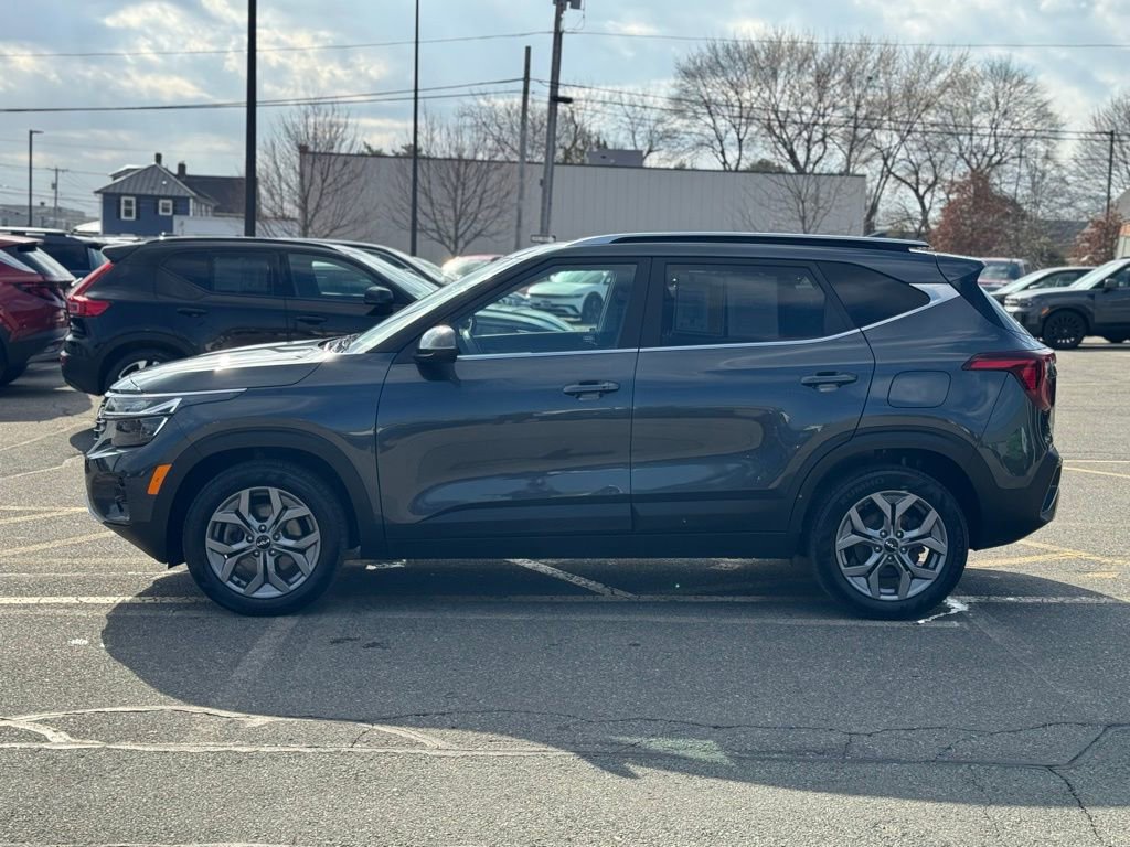 Used 2024 Kia Seltos S image 2