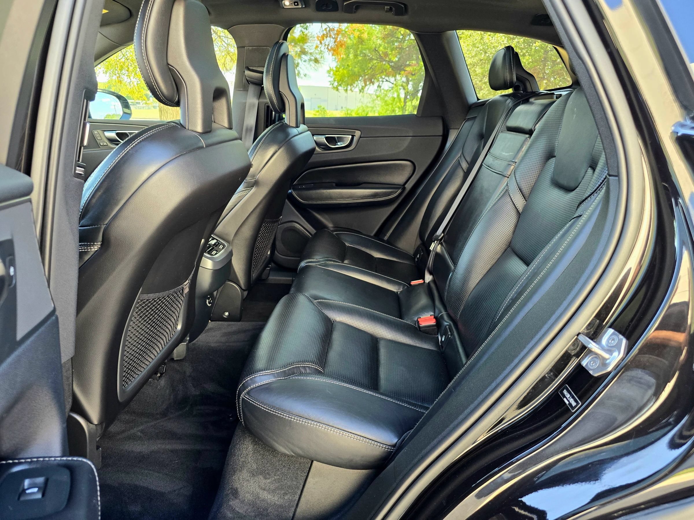 Used 2018 Volvo XC60 T6 Inscription w/ Luxury Seat Package AWD/4WD image 45
