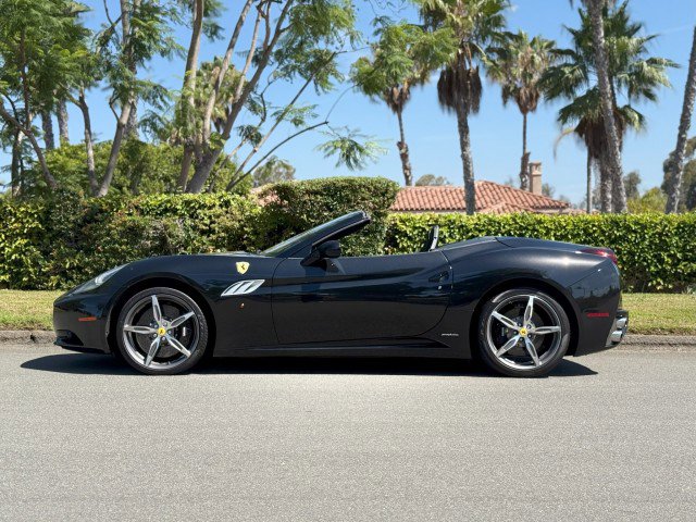Used 2014 Ferrari California image 2