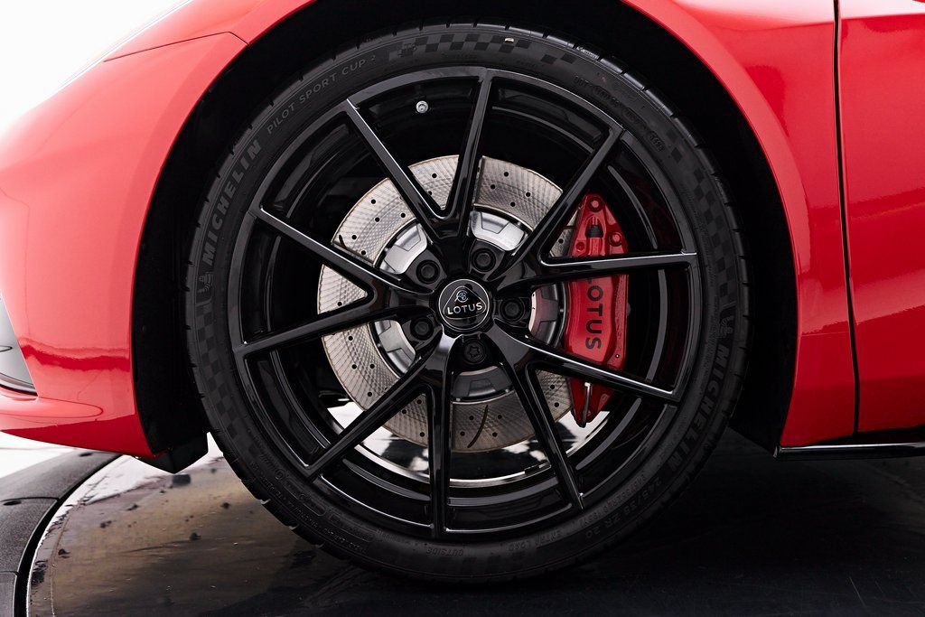 Used 2025 Lotus Emira RWD image 4