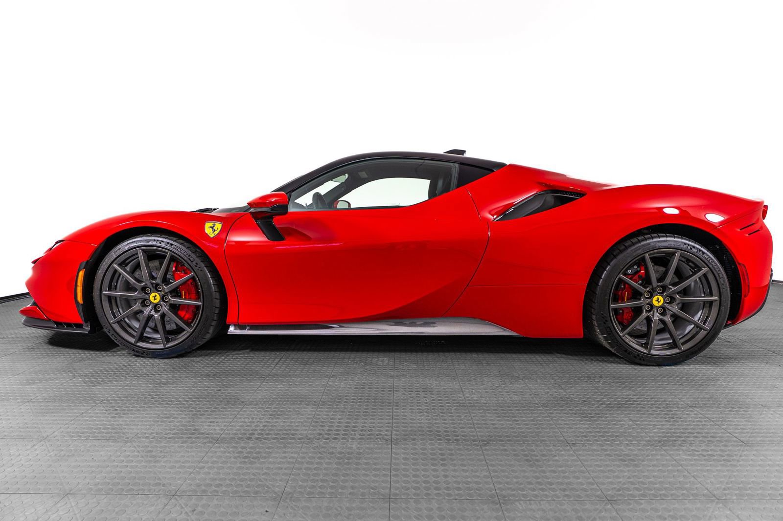 Certified 2022 Ferrari SF90 Stradale AWD/4WD image 3