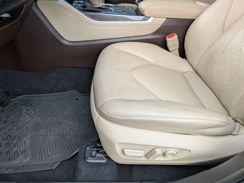 Used 2021 Toyota Highlander Platinum FWD image 14