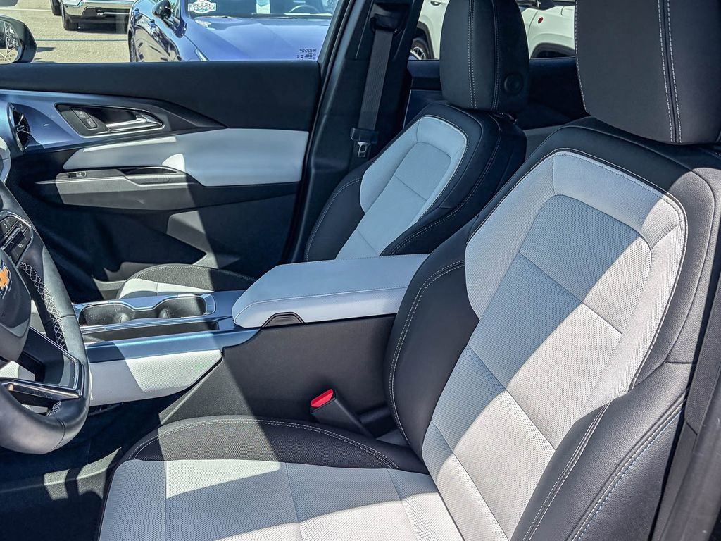 Used 2024 Chevrolet Equinox EV LT w/ Active Safety Package 3 AWD/4WD image 9