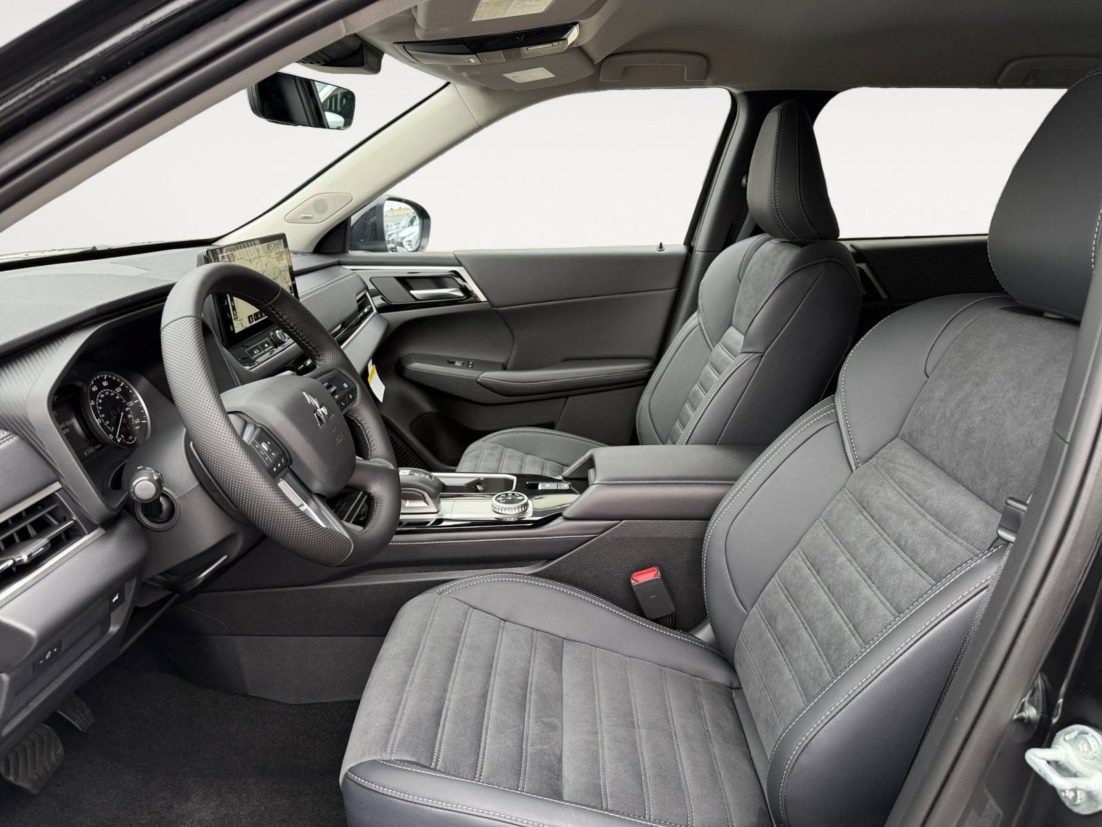 Used 2025 Mitsubishi Outlander SE AWD/4WD image 9