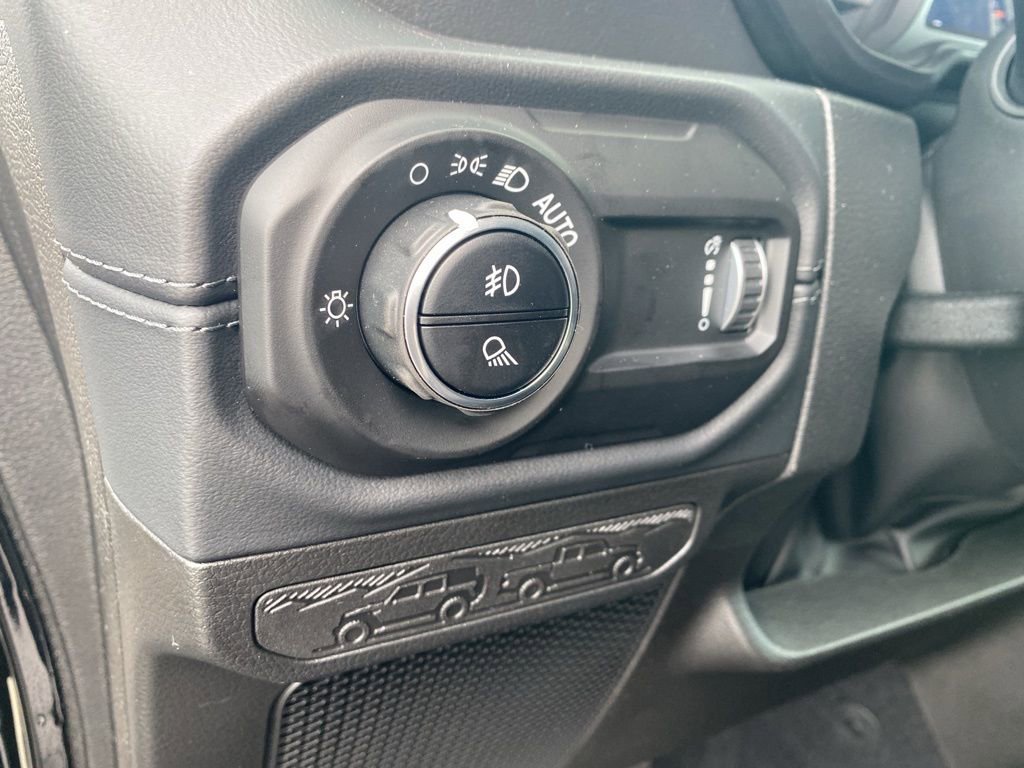 Used 2025 Jeep Gladiator High Tide image 15