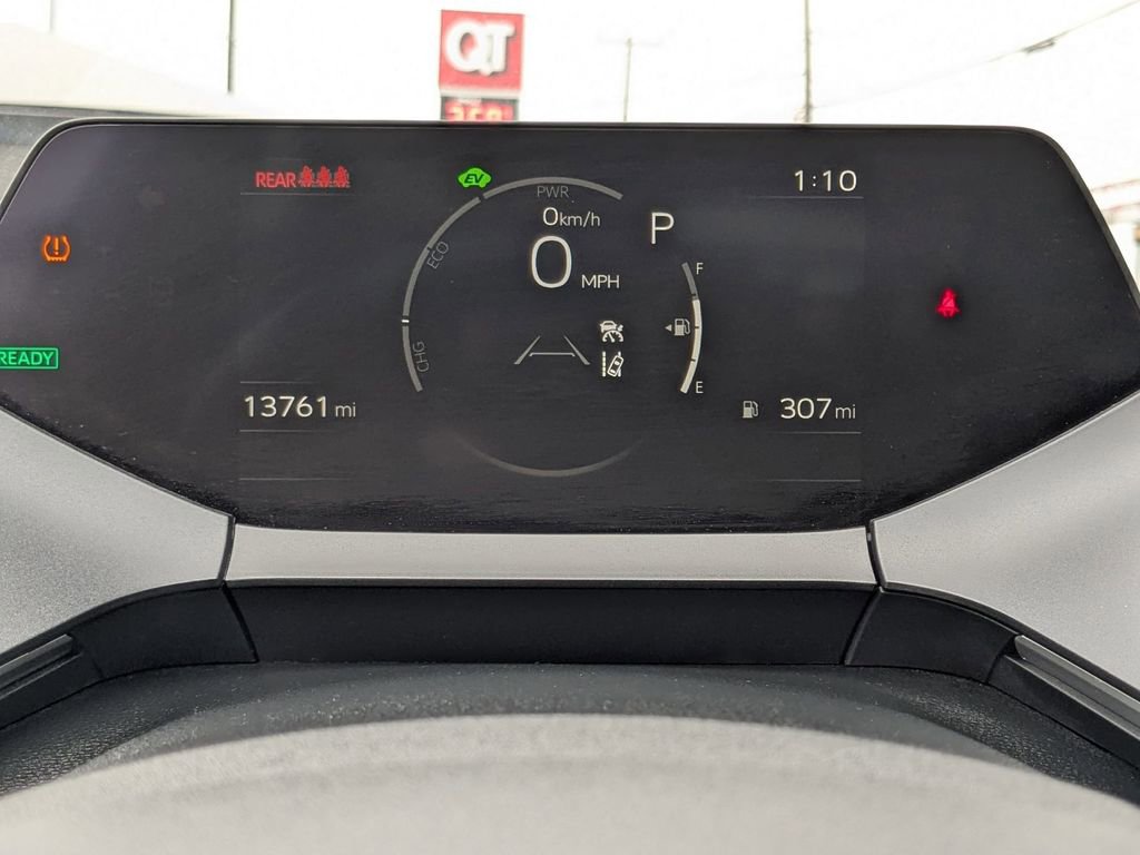 Used 2025 Toyota Prius LE image 18