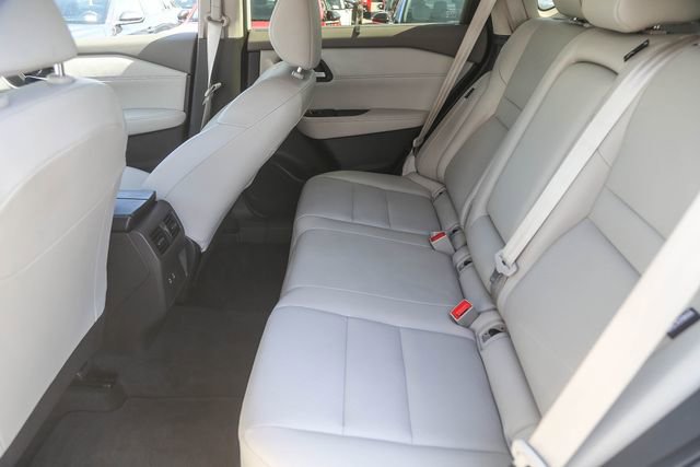 Used 2025 Nissan Rogue SV w/ SV Premium Package image 19