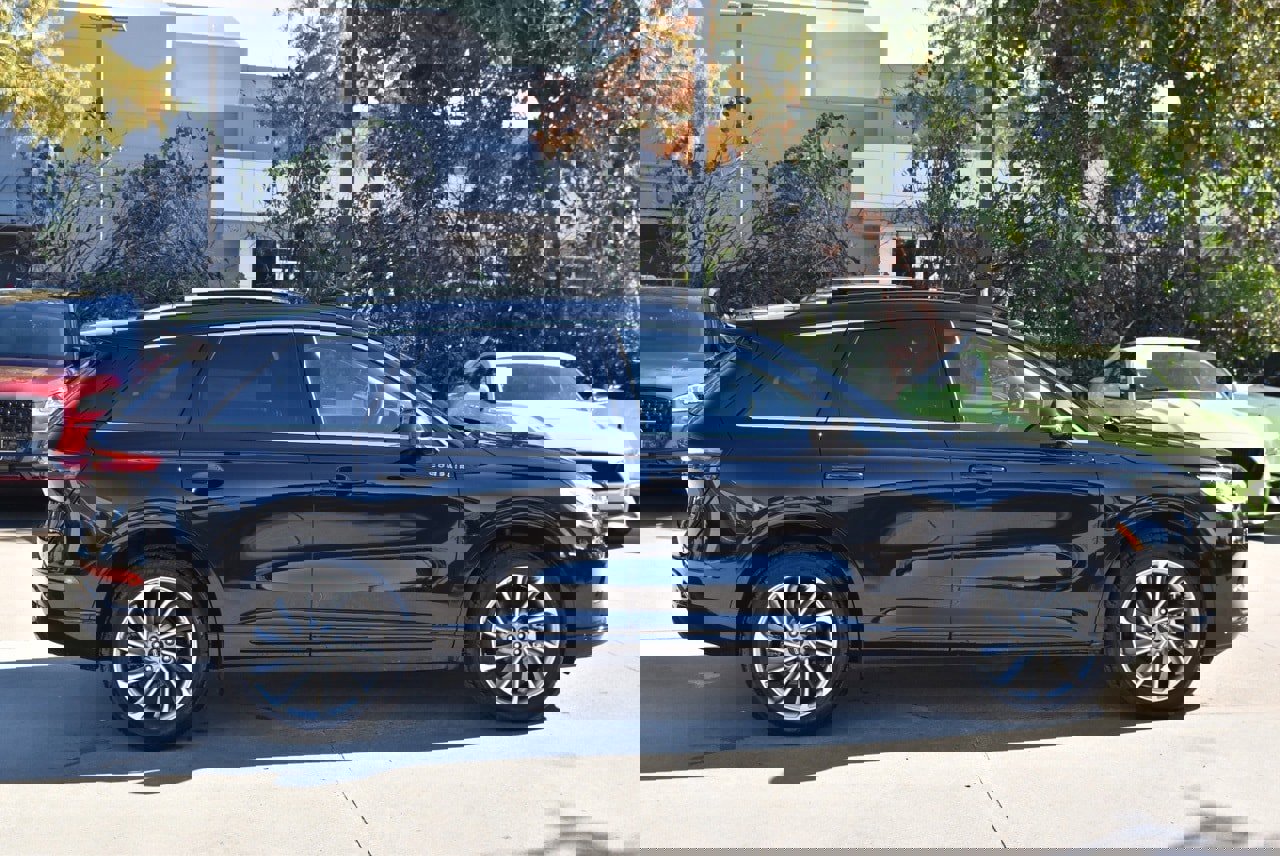 Certified 2025 Lincoln Corsair Grand Touring w/ Equipment Group 301A image 6